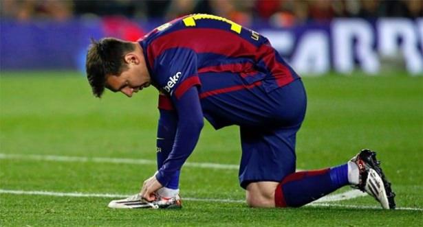 <p>Messi, 2007'de Nou Camp'ta 3-3 berabere kaldıkları Real Madrid maçında attığı 3 golün ise "çok özel" olduğunu, bu maçtan sonra Real Madrid'in efsanevi kaptanı Raul Gonzalez'den bile tebrik aldığını bildirdi.</p>
