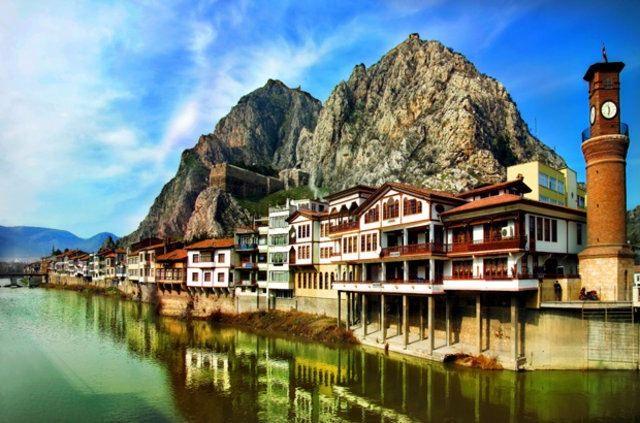 <p><strong>57 Amasya</strong></p>
<p>Çocuk nüfusu: 77.728</p>
<p>İl nüfusuna oranı: %23,81</p>