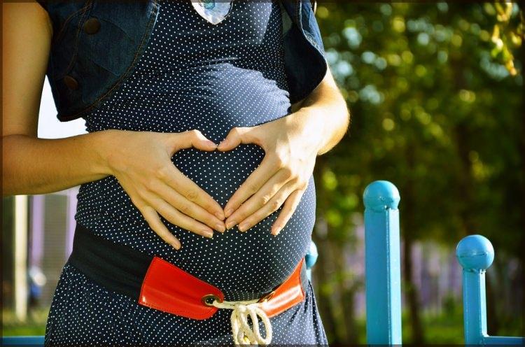 <p>Anne adayları hamilelik sürecindeki bazı belirtileri normal olarak görse de bu her belirti için geçerli değildir. <strong>Hamile kadınların dikkat etmesi gereken bazı sağlık problemlerinin işaretlerini sizler için derledik...</strong></p>
