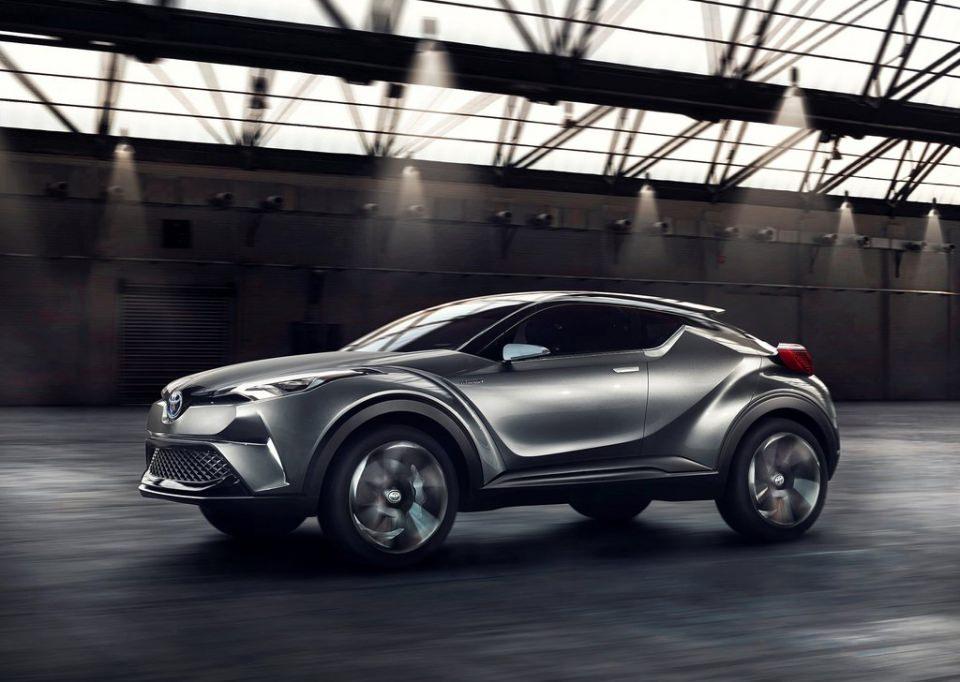 <p>Toyota Otomotiv Sanayi Türkiye AŞ Genel Müdürü Hiroshi Kato, Sakarya fabrikasında geçen yıl 115.000 adet olan üretimin bu yıl 140.000 civarına yükseleceğini, üretimin 44.000 adedinin ise yılın sonuna doğru üretime geçecek yeni modelden oluşacağını söyledi. Kato'nun verdiği bilgiye göre bu yıl 67.000 adet Corolla ve 30.000 adet de Verso modelinin üretilmesi planlanıyor.</p>
<p> </p>