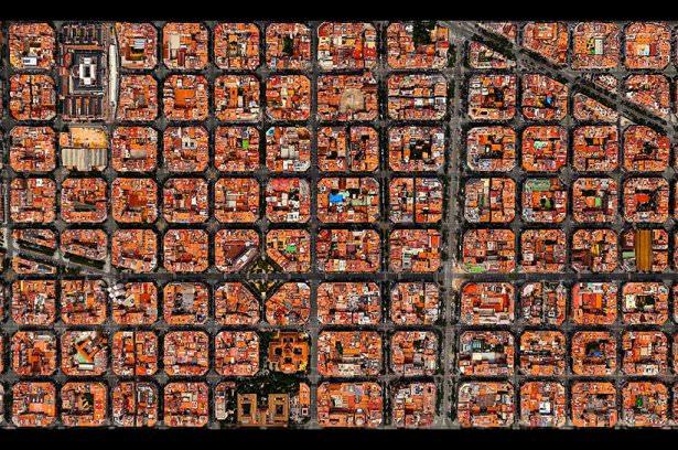 <p>İspanya&rsquo;nın Barselona şehrindeki mahalle, b&ouml;lge b&ouml;lge ayrılmış &ouml;r&uuml;nt&uuml;s&uuml;yle, sekizgen kavşakları ve ortak kullanılan avluya sahip apartmanlarla karakterize edilmiştir.</p>

<p>&nbsp;</p>
