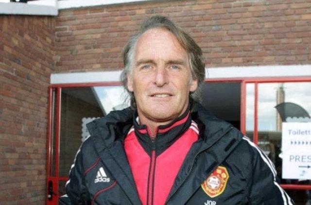 <p><strong>RIEKERINK KESİNLİKLE OLMAYACAK</strong><br />
Sneijder'ın tavsiyesiyle alt yapının başına getirilen Riekerink ismi gündemden düştü.</p>