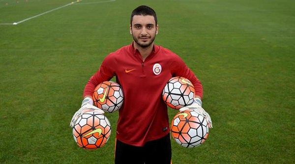 <p>EN İYİ KALECİ</p>
<p><strong>Daha önce olduğu gibi yine Cenk Gönen’i söyleyeceğim. Şimdi de benim arkadaşım beraber mücadele ediyoruz.</strong></p>