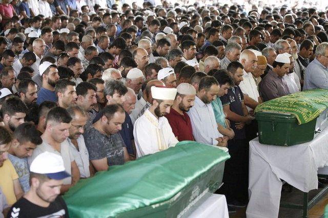 <p>8 YAKINI YAŞAMINI YİTİRDİ </p>

<p> </p>
