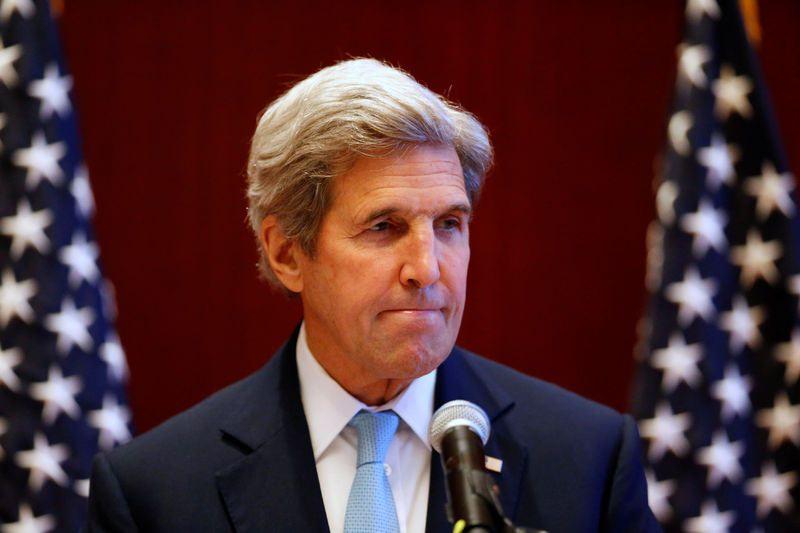 <p>ABD Dışişleri Bakanı John Kerry: ABD Başkanı ve Dışişleri Bakanı, Türkiye’deki<br />
bütün tarafların demokratik yollarla seçilmiş hükümeti desteklemesi, sükunet<br />
göstermesi ve her türlü şiddet veya kan dökülmesinden uzak durması konusunda mutabık kaldı. Bakan Kerry bakanlığın,<br />
Türkiye’deki Amerikan vatandaşlarının güvenliğine odaklanmayı sürdüreceğini<br />
vurguladı.</p>