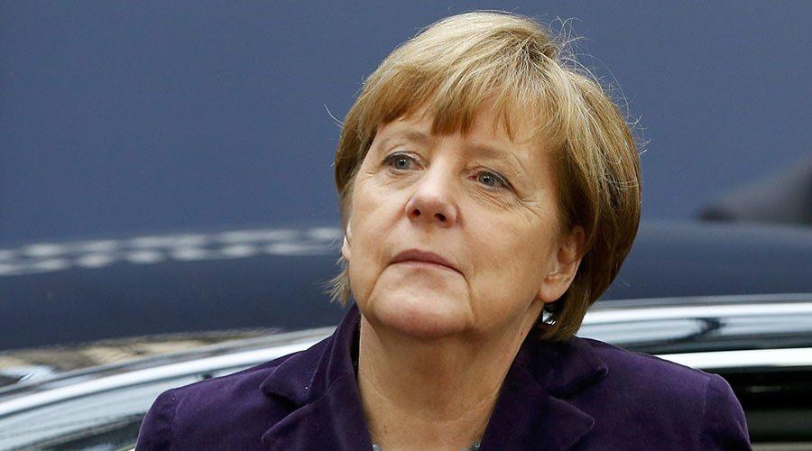 <p>Almanya Başbakanı Angela Merkel: FETÖ’nün darbe girişimini en sert şekilde<br />
kınayan Merkel, başbakanlıkta yaptığı açıklamada, çok sayıda insanın darbe girişimi<br />
sırasında hayatlarını kaybetmesinin trajik bir durum olduğunu belirtti.</p>