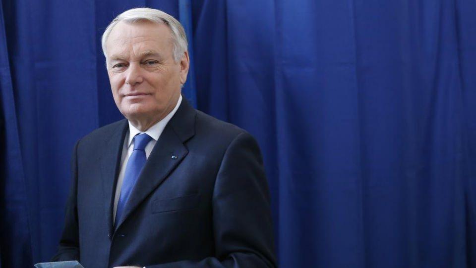<p>Fransa Dışişleri Bakanı Jean-Marc Ayrault: “Fransa olarak Türkiye’de çok hızlı bir şekilde sükunetin tekrar sağlanmasını diliyor, ülkenin bu demokrasi sınavından başarıyla çıkmasını umut ediyoruz.”</p>