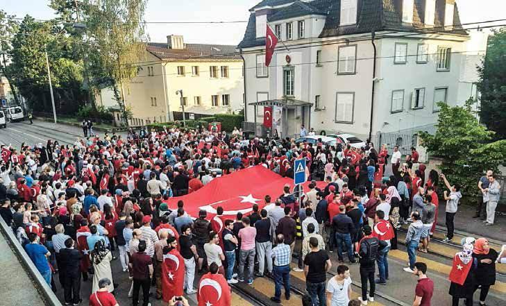 <p>Birleşmiş Milletler Cenevre Ofisi önünde, Fetullahçı Terör Örgütü’nün (FETÖ) Türkiye’deki darbe girişimi<br />
protesto edildi.</p>
