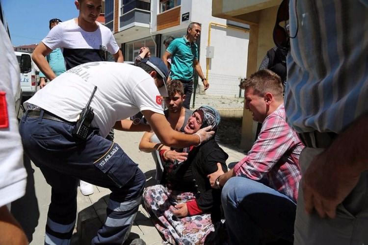 <p>Fetullahçı Terör Örgütü'nün (FETÖ) darbe girişimi sırasında şehit olan polis memuru Ozan Özen'in Bolu'daki baba ocağında yas var.</p>