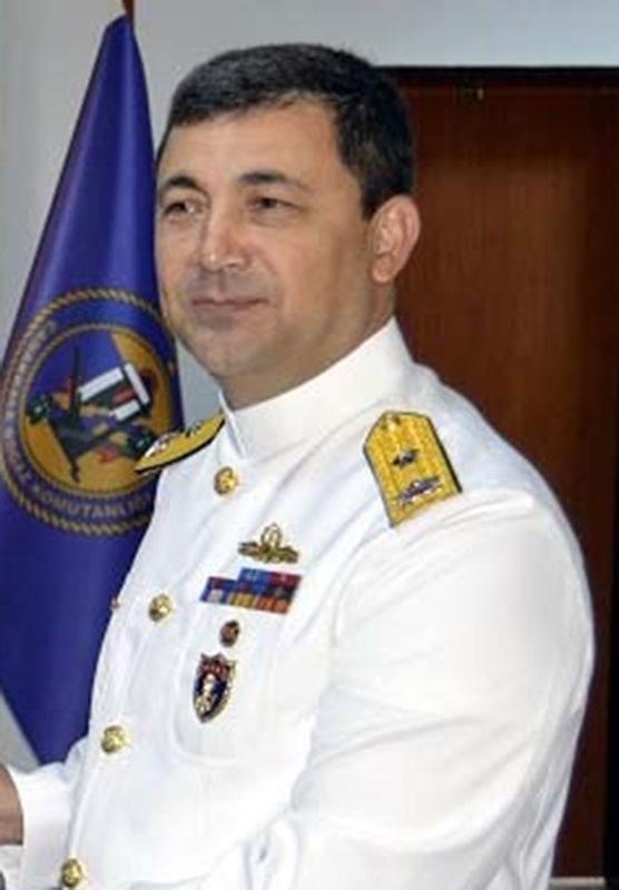 <p> Çanakkale Boğaz ve Garnizon Komutanı Tuğamiral Serdar Ahmet Gündoğdu</p>