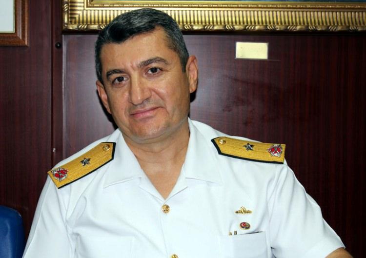 <p>Aksaz Deniz Üs Komutanı Tuğamiral Namık Alper</p>