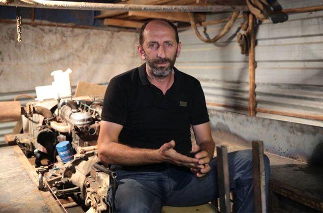 <p>Yaptığı aracın çalışma sistemini de anlatan Cemil Subaşı, "Araç defransiyel sistemiyle işliyor. Defransiyel şaseye kaynaklı. Sağ ve sol fren sistemiyle çalışıyor. İki tarafa da en arkaya ve en öne fren koydu</p>
