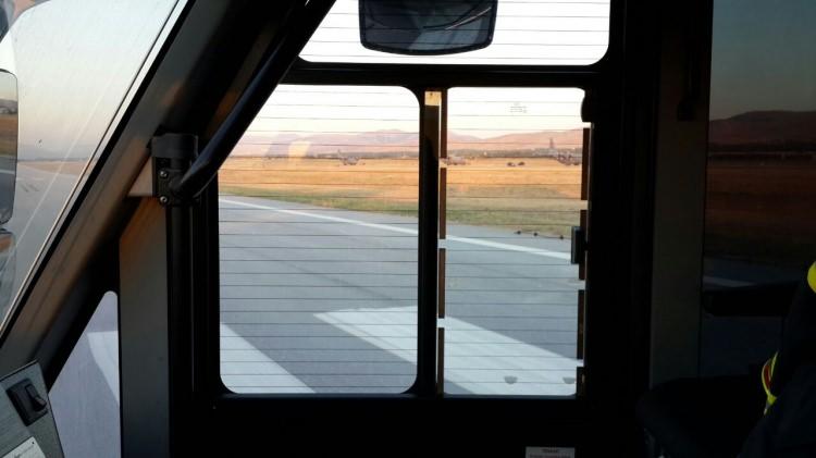 <p>Eskişehir'den kalkan F-4E 2020 uçakları, Akıncı pistinde darbecilerin kontrolündeki F-16'ların yeniden havalanmaması için piste 12 bomba attığı öğrenildi.</p>