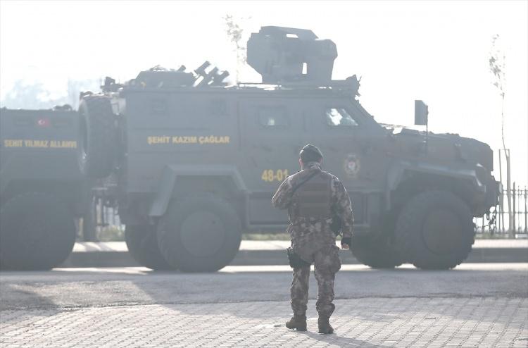 <p>FETÖ'nün 15 Temmuz 2016'daki darbe girişimine ilişkin Genelkurmay Başkanlığındaki eylemlerle ilgili hazırlanan çatı iddianamesi mahkemeye gönderildi.</p>
<p> </p>