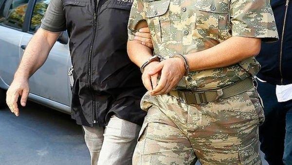 <p>11-Ahmet Özçetin: Hava Kurmay Albay, 4. Ana Jet Üssü Harekat Komutanı</p>