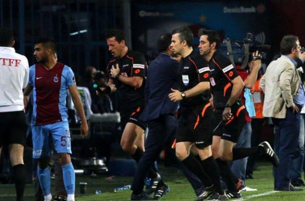 <p>"Karnıma gelen darbeler nedeniyle nefessiz kaldım. Verilmiş sadakamız varmış."</p>