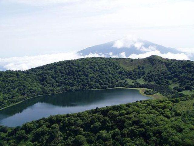 <p>Karasal Alan km²<br />
Ekvator Ginesi<br />
28.051</p>
