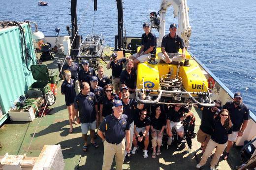 Asansör, ilk olarak 350 metre dibe indirilerek, Hava Pilot Teğmen Hasan Hüseyin Aksoy'un naaşına ulaştı. Ardından Nautilus'ta bulunan Argus ve Hercules adlı araştırma gereçleri dibe indirildi. Hercules'i Nautilus'tan uzaktan kumanda ile yönlendiren uzmanlar araçtaki iki kol aracılığıyla Teğmen Aksoy'un naaşını, asansör üzerindeki sepete yerleştirdi. Ardından asansördeki çelik ağırlıklar çıkarılarak, naaşın, su yüzüne çıkarılması sağlandı. Daha sonra ise naaş Nautilus'a alınarak askeri tören yapıldı. Ardından da Türk savaş gemisine Teğmen Aksoy'un naaşı götürüldü.