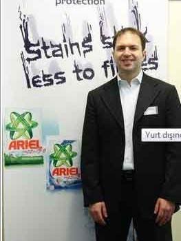 <p>13. Tankut Turnaoğlu Grubu/Şirketi: P&G Bilgi: Çamaşır deterjanlarını kapsayan kumaş bakım kategorisinin Çin hariç olmak üzere tüm Asya ülkeleri ve Avustralya genel müdürü olarak Singapur'da görev yapıyor.</p>