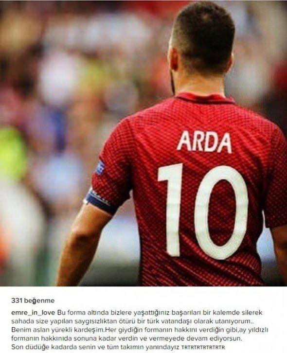 <div>EMRE AŞIK - ESKİ FUTBOLCU</div>

<div> </div>

<div>Bu forma altında bizlere yaşattığınız başarıları bir kalemde silerek sahada size yapılan saygısızlıktan ötürü bir türk vatandaşı olarak utanıyorum.. Benim aslan yürekli kardeşim.Her giydiğin formanın hakkını verdiğin gibi,ay yıldızlı formanın hakkınıda sonuna kadar verdin ve vermeyede devam ediyorsun. Son düdüğe kadar da senin ve tüm takımın yanındayız</div>
