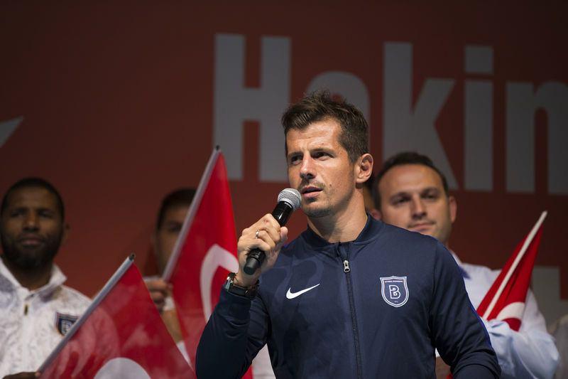 <p>Emre Belezoğlu</p>
