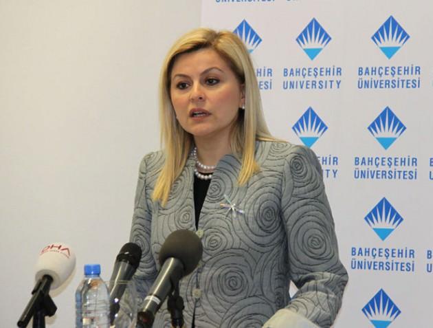 <p>Deniz Ülke Arıboğan: Türkiye gazetesi</p>