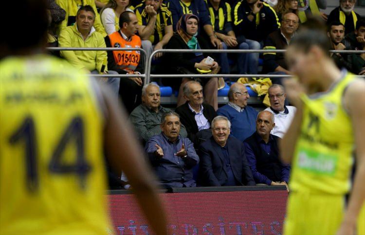 <p>Mücadeleyi ev sahibi Fenerbahçe, 92-74 kazandı.</p>