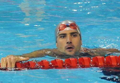 6 kez katıldı, hiç madalya alamadı - 2012 Londra Olimpiyat Oyunları'nda Türkiye adına yarışan milli yüzücü Derya Büyükuncu, 6'ncı kez katıldığı olimpiyatlarda hiç madalya alamayarak kırılması zor bir rekora imza attı. Erkekler yüzmede 200 metre sırtüstünde yarışan Büyükuncu, 3 kişinin yarıştığı ilk seride birinci olmasına rağmen, elde ettiği derece ilk 16'ya girmek için yeterli olmadı. Büyükuncu böylece 6'ncı kez bir olimpiyata katılmış oldu ve 35 yüzücü arasında 33'üncü olarak elendi. 27 yıldır milli takım için mücadele veridiğini hatırlatan Büyükuncu, mutlu ve gururlu olduğunu belirterek, kendisine destek verilmesi halinde 7'nci kez de oyunlarda yarışabileceğini söyledi.