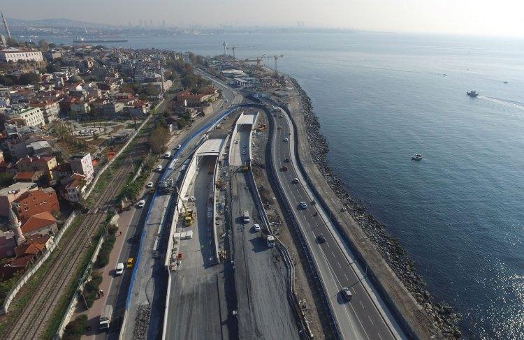 <p>Başbakan Binali Yıldırım’ın 20 Aralık’ta açılışını yapılacağını açıkladığı, Anadolu ve Avrupa yakalarını denizin altından karayolu ile bağlayacak olan Avrasya Tüneli’nde sona yaklaşılıyor. </p>
