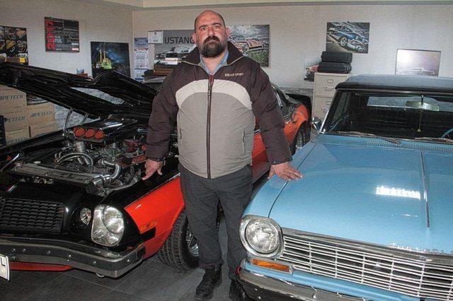 <p>Tespih, çakmak gibi koleksiyonları olan son derece zevkli bir insan. Tanışma vesilemiz ise bu işle uğraşan ortak bir arkadaşımız sayesinde oldu" ifadelerini kullandı.</p>
<p> </p>