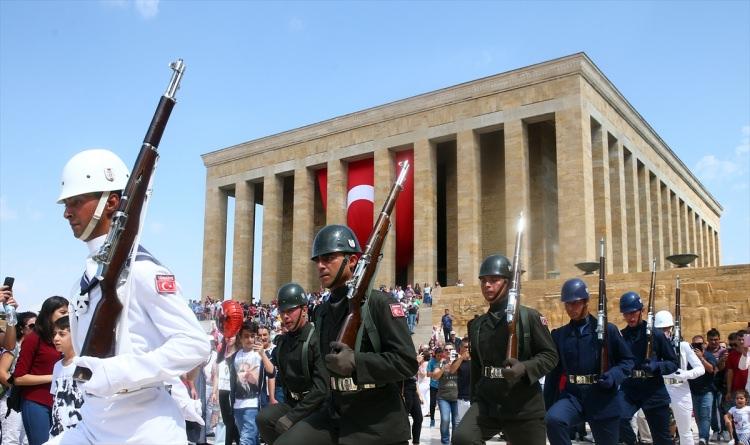 <p>30 Ağustos Zafer Bayramı ve Türk Silahlı Kuvvetleri Günü dolayısıyla Anıtkabir'de tören düzenlendi.</p>

<p> </p>
