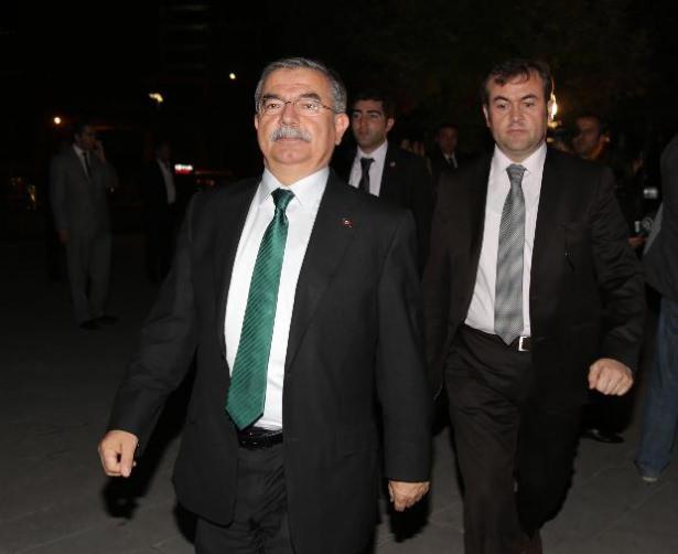 <p>11. Cumhurbaşkanı Abdullah Gül ve Diyanet İşleri Başkanı Mehmet Görmez'in yaptığı öğrenildi.</p>