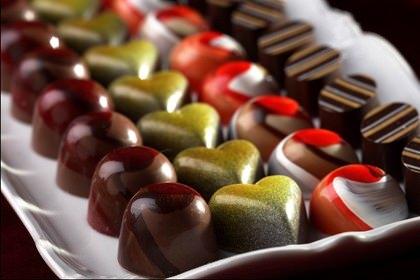 <p>Çikolata severler onun değerini bilir ve hatta bu uğurda uluslararası alanda kutlanan bir gün bile var 7 Temmuz Dünya Çikolata günü. </p>
