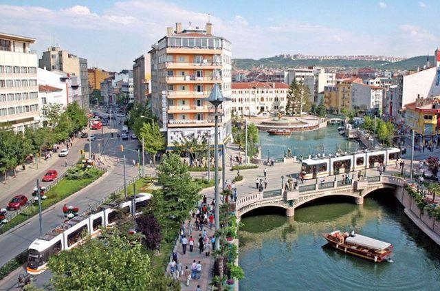<p><strong>71 Eskişehir</strong></p>
<p>Çocuk nüfusu: 185.044</p>
<p>İl nüfusuna oranı: %21,90</p>
