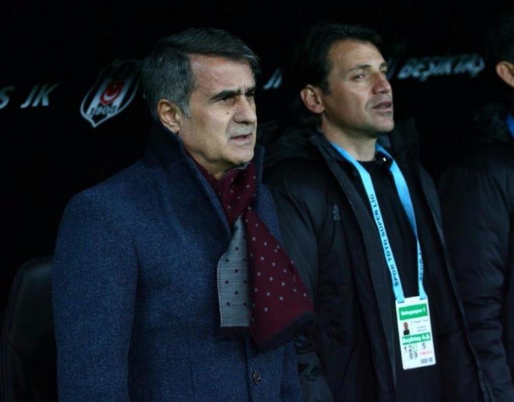 <p><strong>İSTANBUL'UN HAVASI KİRLİ</strong></p>

<p>Türkiye Futbol Federasyonu'na tepki gösteren Şenol Güneş, "İstanbulun havası kirli federasyonu kurullarıyla Uludağ'da ağırlamak isterim"</p>
