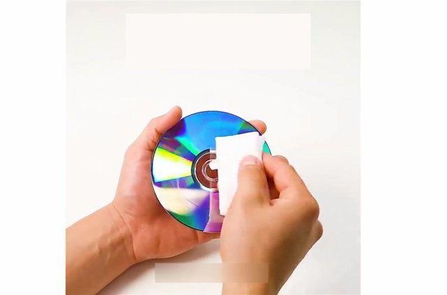 <p>Hafif dokunuşlarla ve çok fazla macun sürmeden yapınız.</p>

<p> </p>
