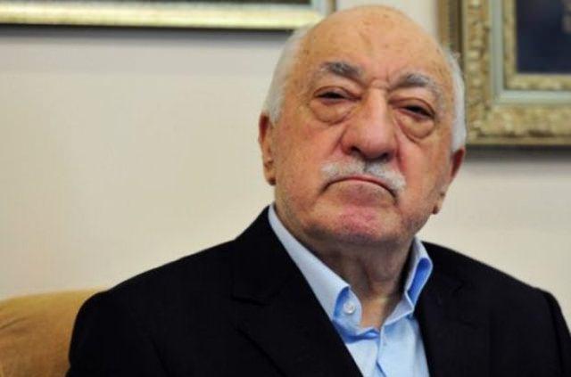 <p>Benim kodum da Hakan 01’dir. Kayıtlara bakıldığında ne zaman, nerede uçtuğum görülecektir. BHM ile temasa geçip ‘VIP kod 4’ diyerek Genelkurmay Başkanı’nı tahliye ettiğimizi, bize ateş açmamasını söyledik. Helikopterde Genelkurmay Başkanı dışında bir de tümgeneral (Mehmet Dişli) vardı. Bütün uçuşumuz boyunca, Çankaya Köşkü’ne gidişimizde F-16 uçağı eşlik etti.</p>