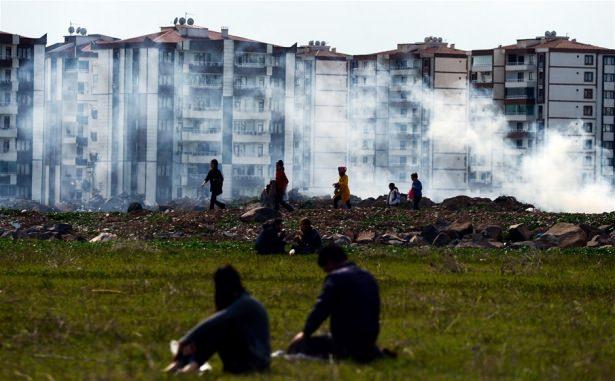 <p>Diyarbakır’daki nevruz kutlamaları her yıl olduğu gibi bu yıl da merkez Bağlar İlçesi’nde bulunan Nevruz Parkı’nda bugün saat 10.00’dan itibaren kutlanmaya başladı.</p>
<p> </p>
