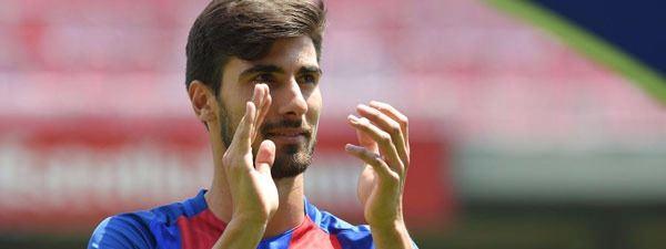 <p>Valverde takımdan şimdilik sadece Samper gitmesine onay verirken Digne, Alcacer, Denis Suarez ve Andre Gomez'le ilgili kararını ise daha sonra verecek.</p>
