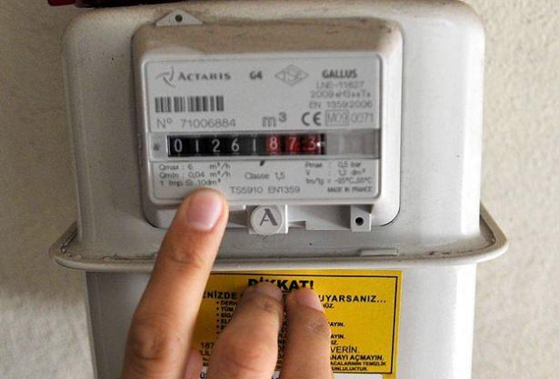 <p>Enerji ve Tabii Kaynaklar Bakanlığı Yenilenebilir Enerji Genel Müdürlüğü’nün geçtiğimiz yıl yayınlanan "Isıtma ve Yalıtım" raporunda evde alınması gereken önlemler neler? İşte doğalgazdan yüzde 70 tasarruf etmenin yolları...</p>
<p> </p>