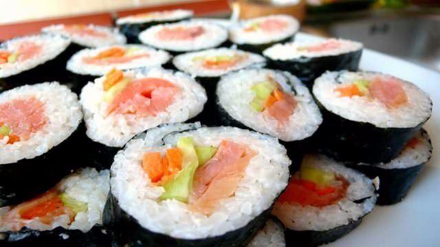 <p><strong>"Sushi", Japonca "çiğ balık" demektir.</strong></p>