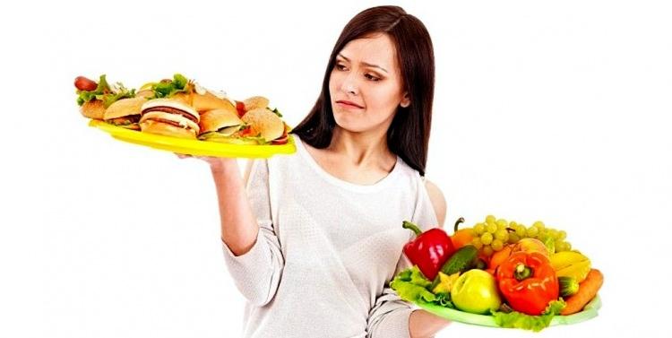 <p><strong>Yağlı yemek kilo aldırır mı?</strong></p>
<p>Son dönemlerde yapılan araştırmalar, bunun doğru olmadığını gösteriyor. Az miktarda yağ tüketmek, aslında tokluk sinyallerini harekete geçirerek daha çabuk tok hissetmenize yardımcı olur ve böylece daha az yemenize neden olur. </p>