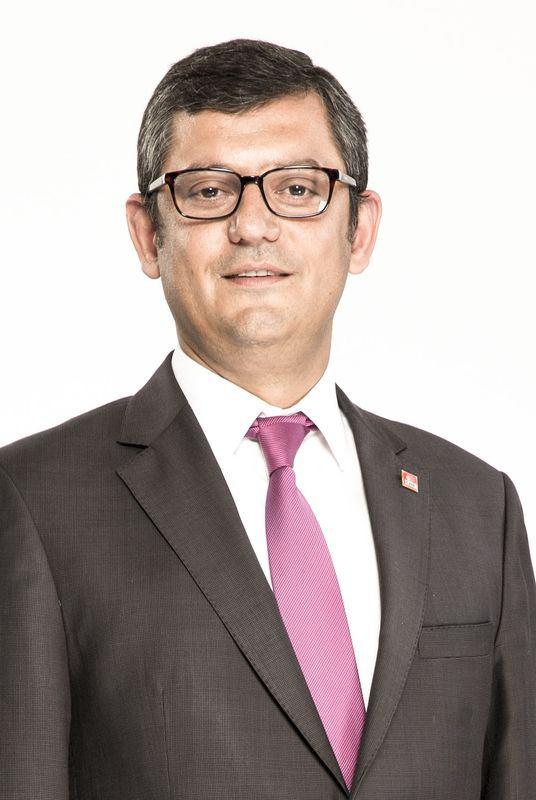 <p><strong>CHP Manisa Milletvekili Özgür Özel</strong><br />
<br />
1 fezleke.</p>