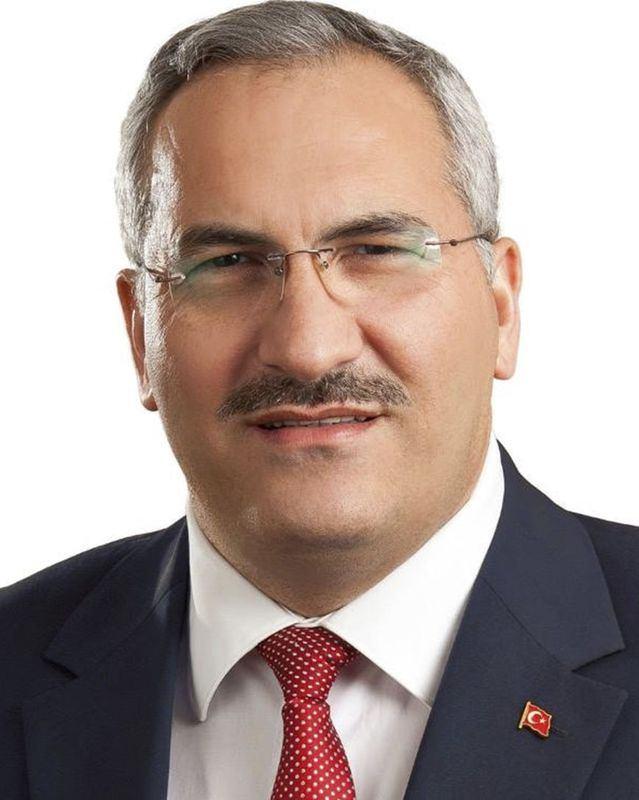 <p><strong>AK PARTİ Osmaniye Milletvekili Suat Önal</strong><br />
<br />
1 fezleke.</p>
