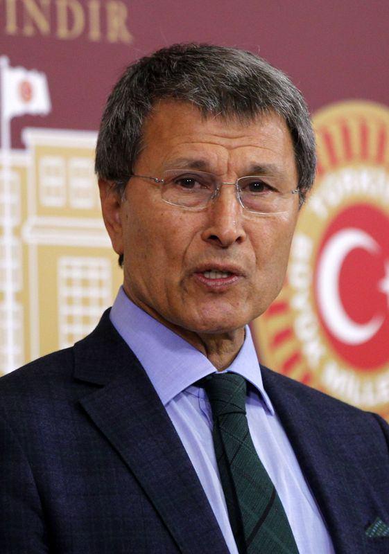 <p><strong>MHP Kayseri Milletvekili Yusuf Halaçoğlu</strong><br />
<br />
2 fezleke.</p>