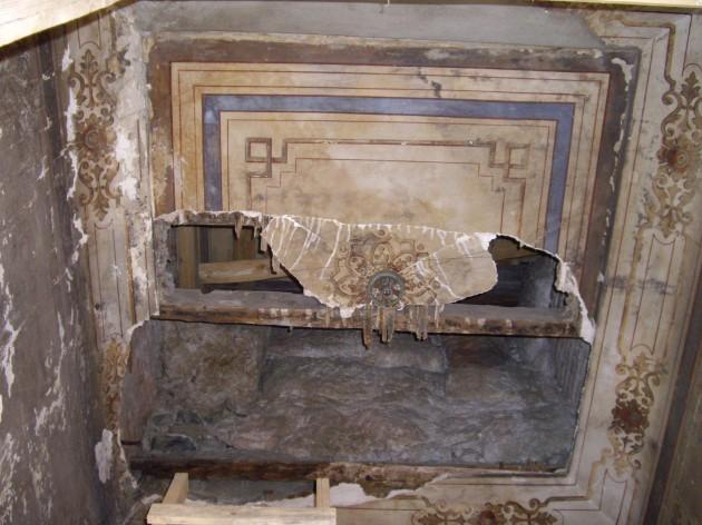 <p>Dolmabahçe Camii restore edilmeden önce... </p>