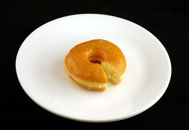 Donut güzel bir yiyecek, ancak 200 kalorinin altında kalmak için bir tüm donut bile yiyemiyorsunuz.