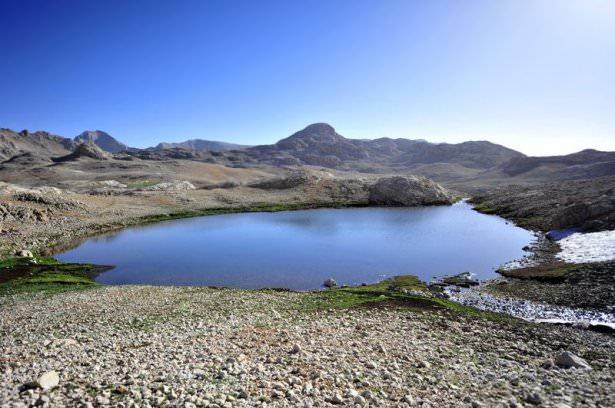<p>Aladağlar Milli Parkı'ndaki Yedigöller dağcılar tarafından "doruklardaki cennet" olarak adlandırılıyor.</p>

<p> </p>

