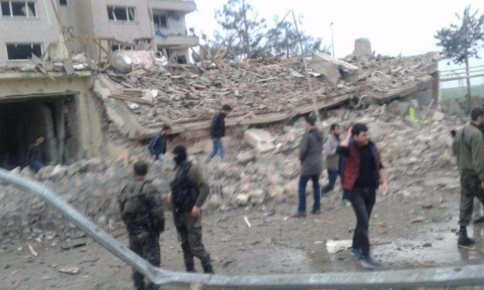 <p>Çatışmanın sürdüğü bölgeye Nusaybin ve Mardin’den takviye güvenlik güçleri ile ambulans ve itfaiye ekipleri sevk edildi. Bölgede güvenlik güçleriyle PKK’lılar arasındaki çatışmalar bir süre devam etti.</p>
<p> </p>