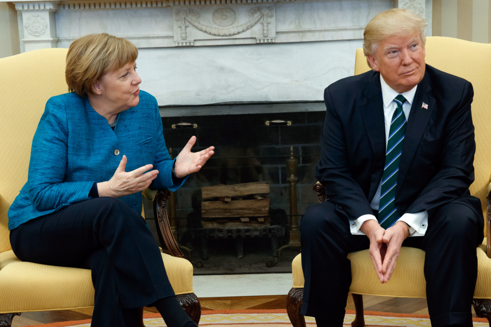 <p>Financial Times'a verdiği röportajda Merkel'in neden elini sıkmadığı sorusuna Trump şu yanıtı vermişti:</p>

<p> </p>
